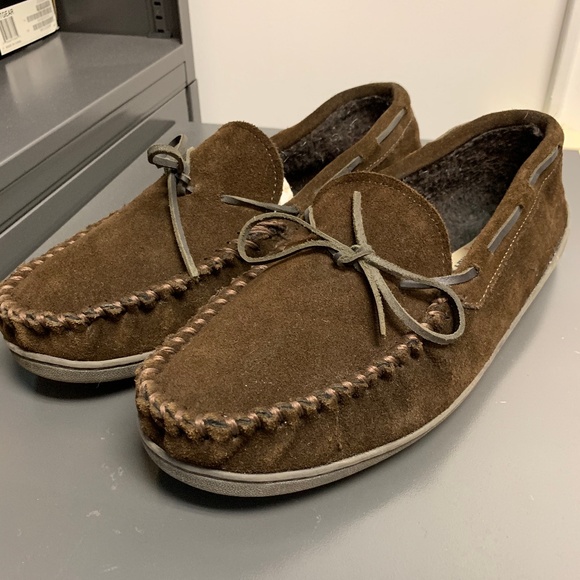 minnetonka trevor slipper online -